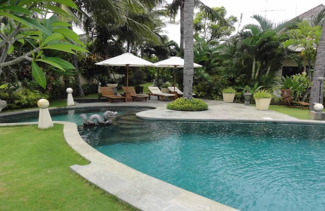 Villa Bahagia, villa en la playa de Lovina con piscina privada en - hasta 10 personas