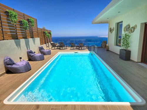 Villa Balcony, Cozy Villa with Amazing View
