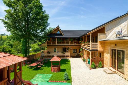 Villa Baranówka - apartamenty z widokiem na Giewont, w paśmie Gubałówki by ShortStayPoland