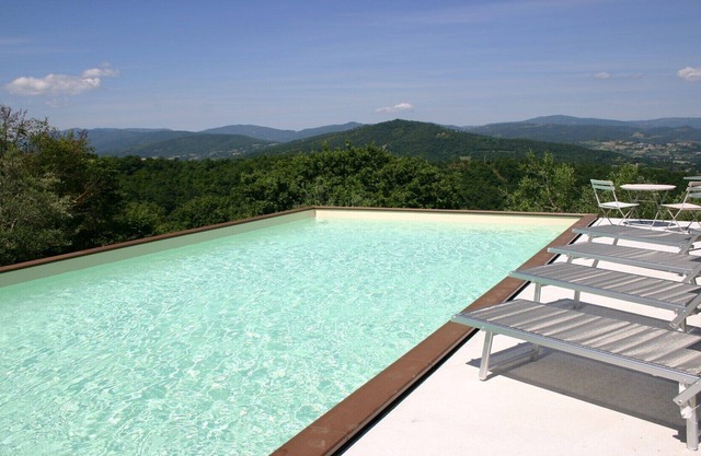 Villa Bastiola (duerme 6 - 8 + 2 cunas) con piscina privada