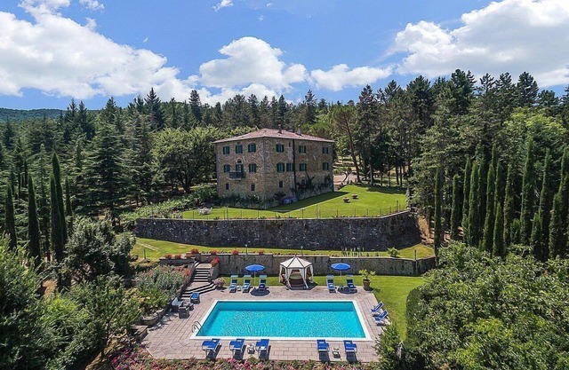 Villa Belgarbo: una encantadora y luminosa villa de dos pisos ubicada en un elegante edificio del siglo XVIII.