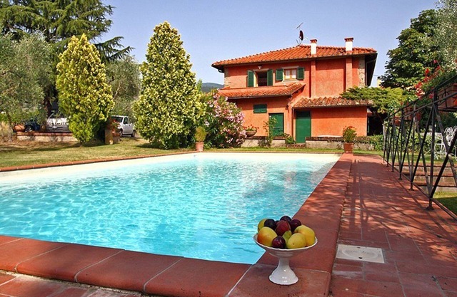 Villa Belletto: Una villa elegante y acogedora de dos pisos en el estilo característico de la campiña toscana.