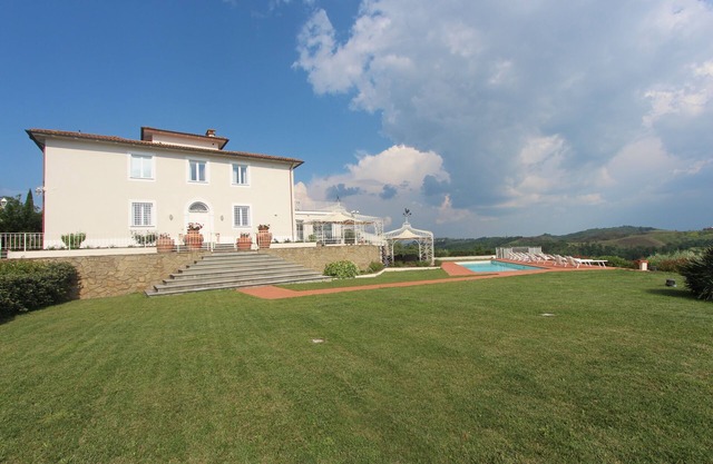 VILLA BELSOLE - CASA DE VACACIONES CON PISCINA CLIMATIZADA
