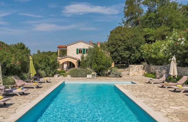 Villa Biljana with Shared Pool in Resort Vlakovo