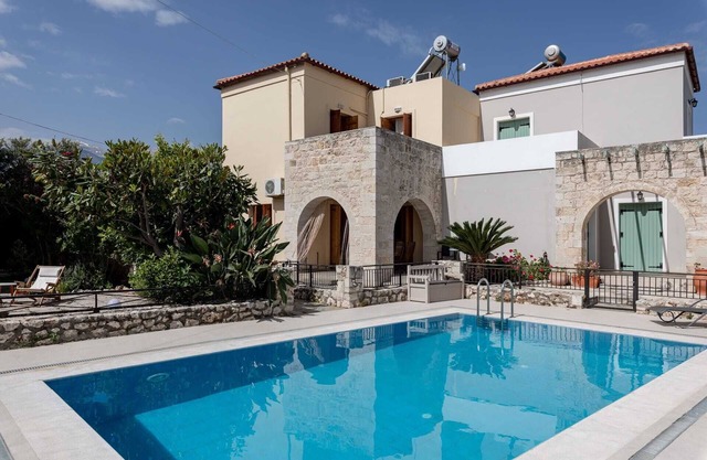 Villa Bita︱A Country-Style Village Retreat w/Pool