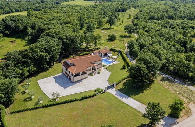 Villa Božac in Cukrići - Haus für 6 Personen