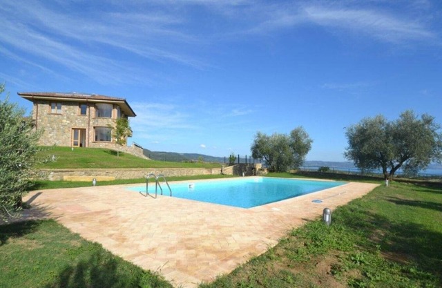 Villa Bolsena - Cuatro Habitaciones Villa, Capacidad 8
