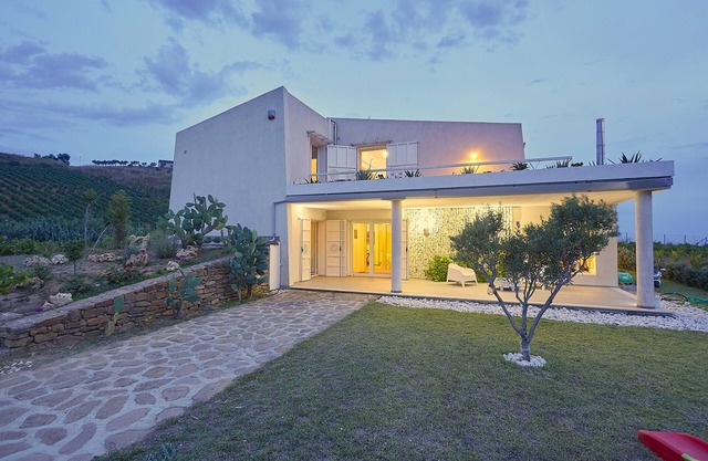 Villa Bonifato impresionante vista del campo