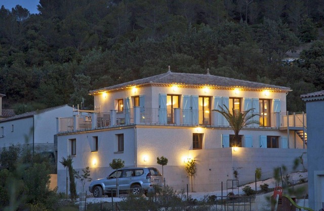 Villa Bonn Idée – Luxury villa with heated pool in Roquebrun