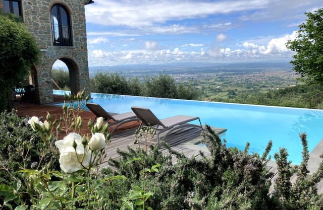 Villa 'Borgo In Montalbano By Secret Hills' with Private Pool, Wi-Fi and Air Conditioning