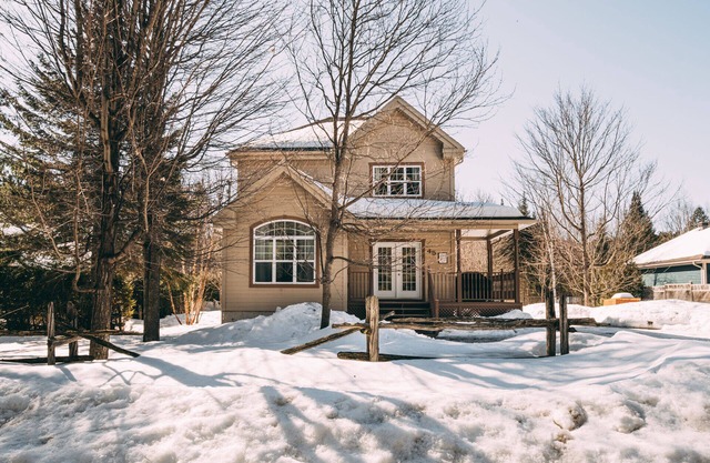 Villa Brébeuf - Relaxing Getaway, Pool or Hot Tub, near Tremblant