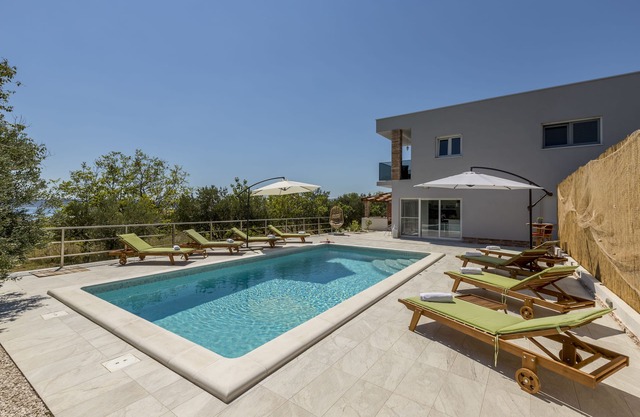 Villa moderna para 10 personas en el área de Split cerca de Trogir y el aeropuerto