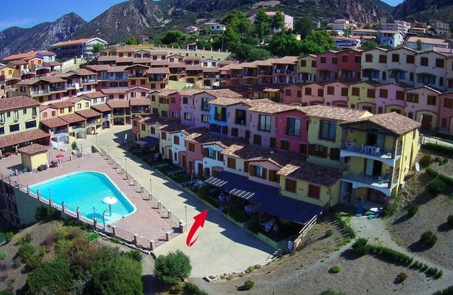 VILLA JUNTO A LA PISCINA CON VISTAS AL MAR - WIFI GRATIS