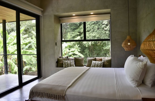 Villa Chinola- Playa Hermosa, just walk to the beach