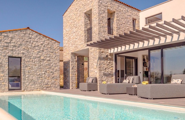 Villa Ca Veia nearby Vrbnik – Crovillas GmbH