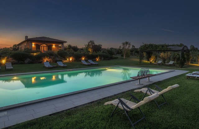 Villa Cacciata Grande 8+3, Emma Villas