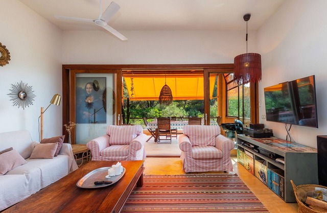Villa 'Cals Bascos' with Sea View, Private Terrace and Wi-Fi