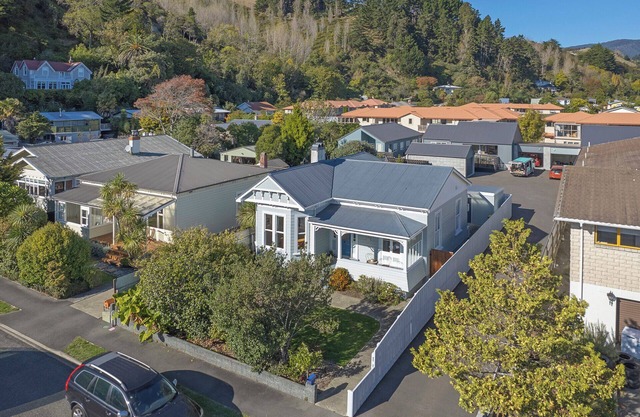 Villa Cambria - Where Tranquility meets Modern Comfort in Nelson's Heart