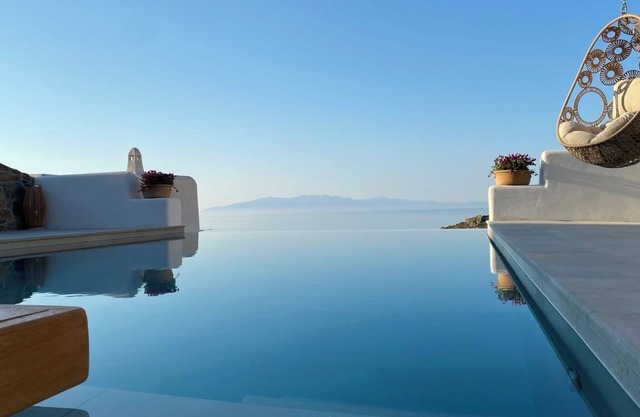 Villa Camelia 1 - Psarou View - Private Pool & Jacuzzi