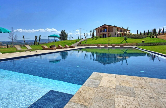 Villa en Villamagna con 6 habitaciones, capacidad 12
