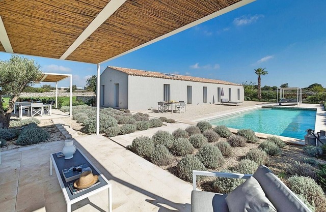 Villa Campana - Modern villa with pool