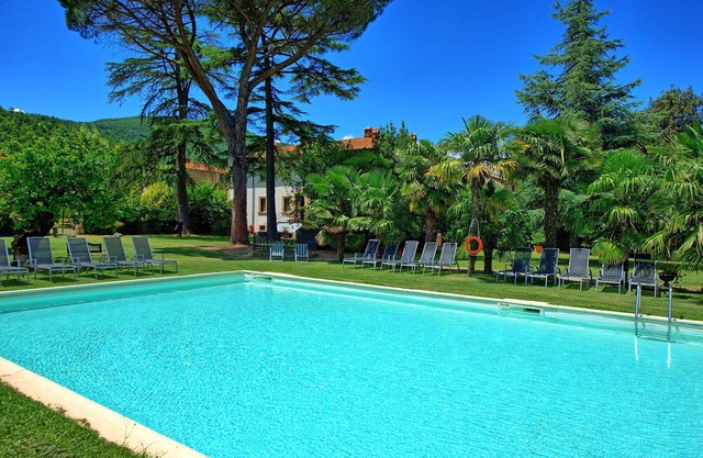 Villa en Capolona con 9 habitaciones, capacidad 18