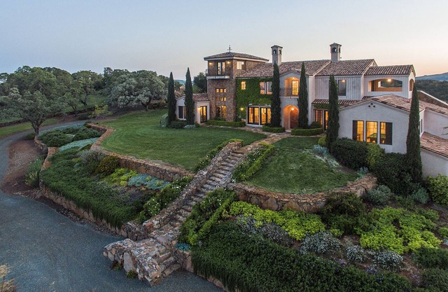 Villa Capricho Vineyard Estate | Close to Vineyards | Pool