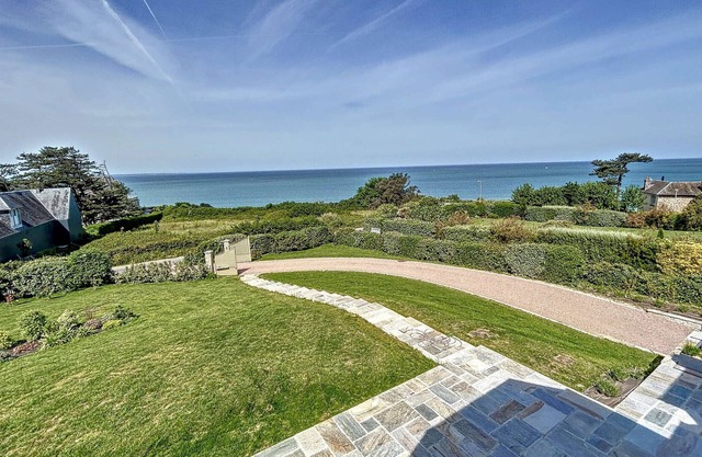 Villa Carolles, 4 bedrooms, 8 persons