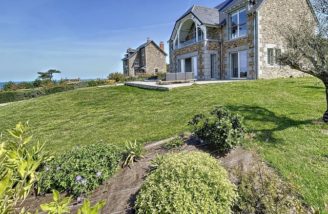 Villa Carolles, 4 bedrooms, 8 persons