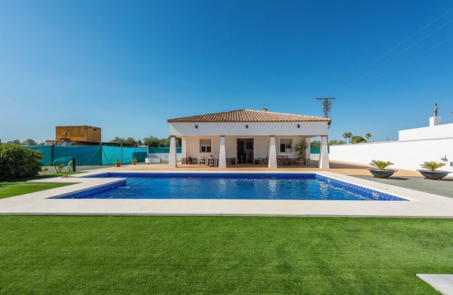 Villa "Casa Brisa del Valle" con piscina privada, terraza cubierta y Wi-Fi