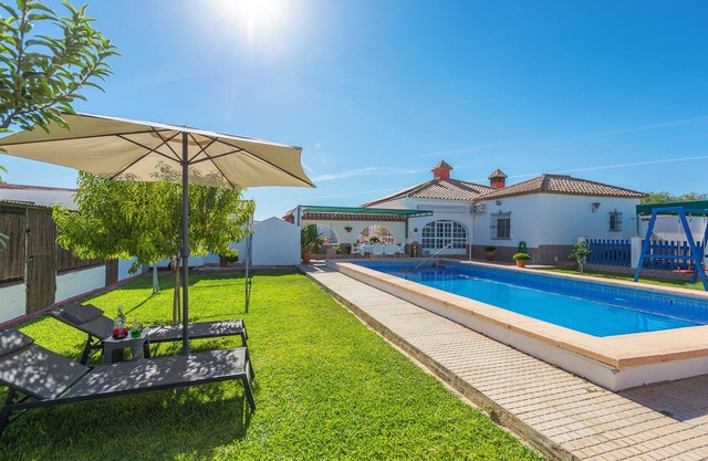 Villa "Casa Rural Entre Olivos" con piscina y Wi-Fi