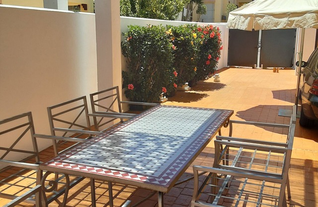 Villa "Casa La Tahona" con vistas a la montaña, balcón y 2 terrazas privadas