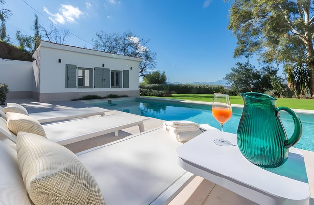 Villa 'Casa Rural Acogedora Y Con Estilo' con vistas a la montaña, Wi-Fi y aire acondicionado