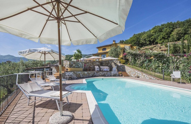 Villa en Monsummano Terme con 6 habitaciones, capacidad 14