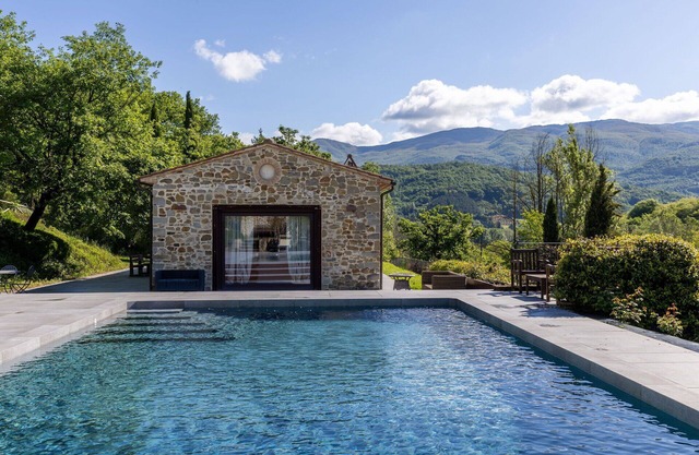 Villa en Capolona con 8 habitaciones, capacidad 20