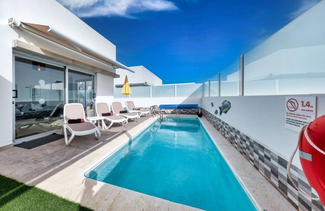 Villa Cassia - Piscina privada, Futbolín, BBQ, Air-Con y SAT Tv By Lanzarote Vacation Homes
