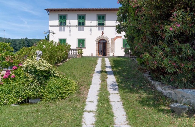 VILLA Castel del Monte PINOCCHIO story by COLLODI