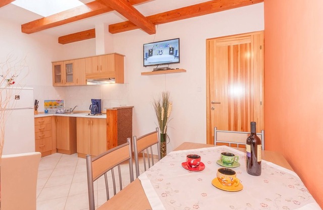 Villa Castello - Apartamento 3, disfruta de la vista al mar desde la piscina