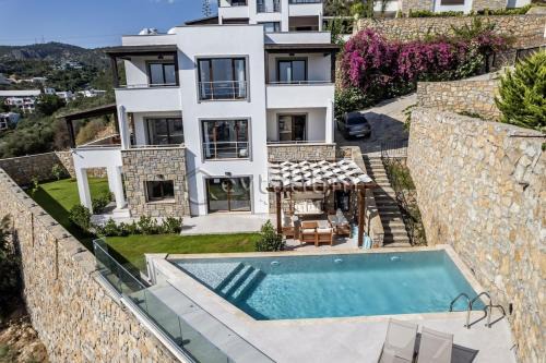 Villa Castle by EvTatilim