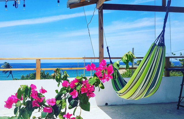 Villa Cecilia Vista al mar y piscina, admite mascotas.