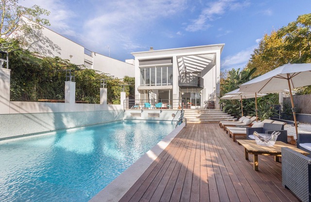 Villa 'Cela' con vistas al mar, Wi-Fi y aire acondicionado