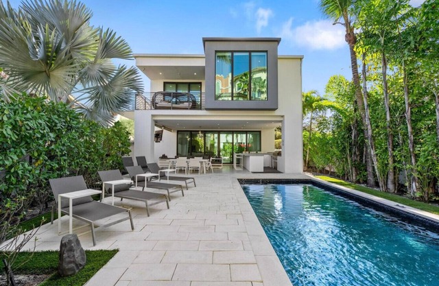 Villa Celine-Modern house w/ pool