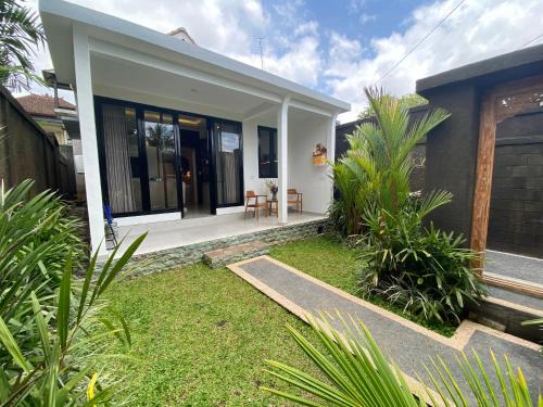Villa Cempaka Putih by PURRA