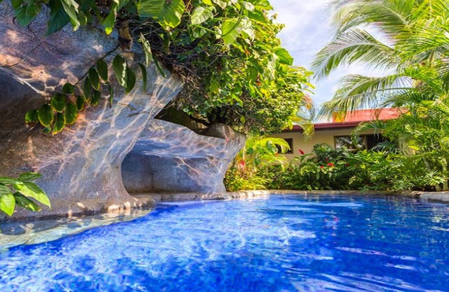 Villa Centro - 7BR / 7Bath - Espectacular piscina - privada y cerca de todo!