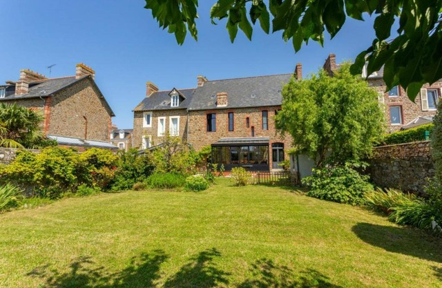 VILLA CÉZEMBRE - 350 metres from the Sillon beach - Beautiful 6-bedroom house