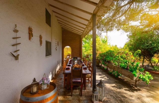 Villa 'Charming 200m From The Sea' con vistas al mar, terraza privada y Wi-Fi