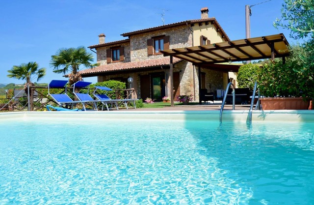 Villa Chiara, private villa with pool and airco
