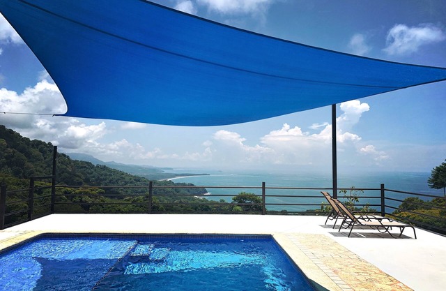 Villa ubicada en 258 Acre Private Jungle Reserve con vista al mar
