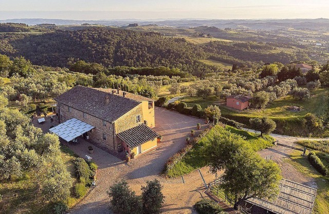 Villa Collarina B: An elegant and welcoming two-story ancient tuscan country house surrounded by the greenery, with Free WI-FI.