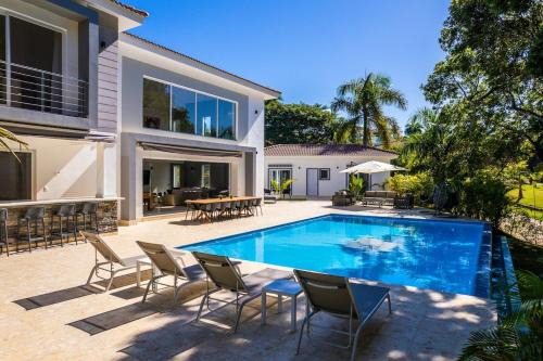 Villa Collie Luxury Retreat7 King Master Brmaid